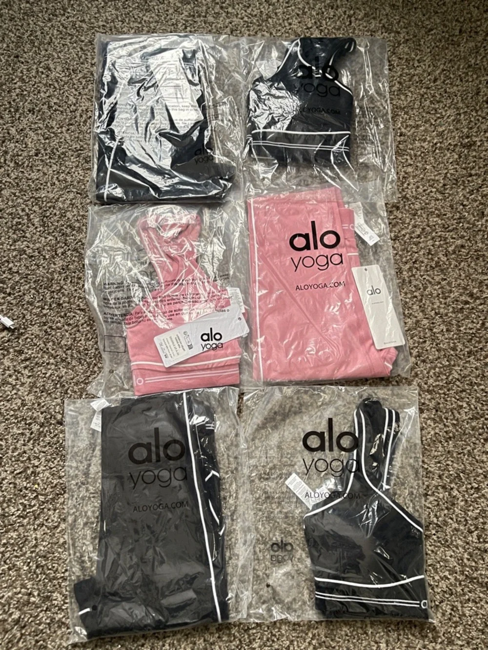 ALO Yoga Light Pink Sports Bra and Leggings Set - Picture 2 of 2